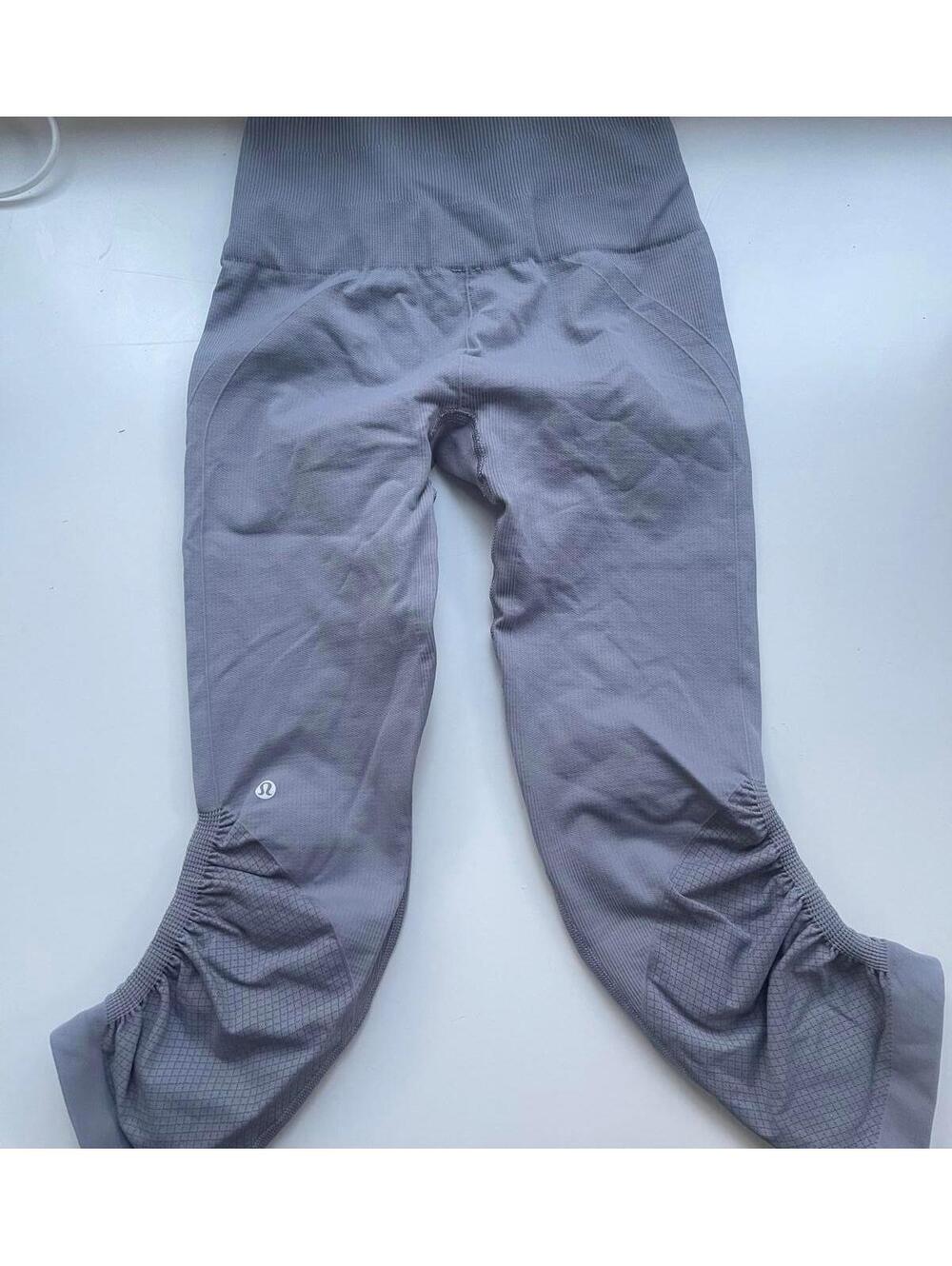 Lululemon cropped seamless leggings size 4